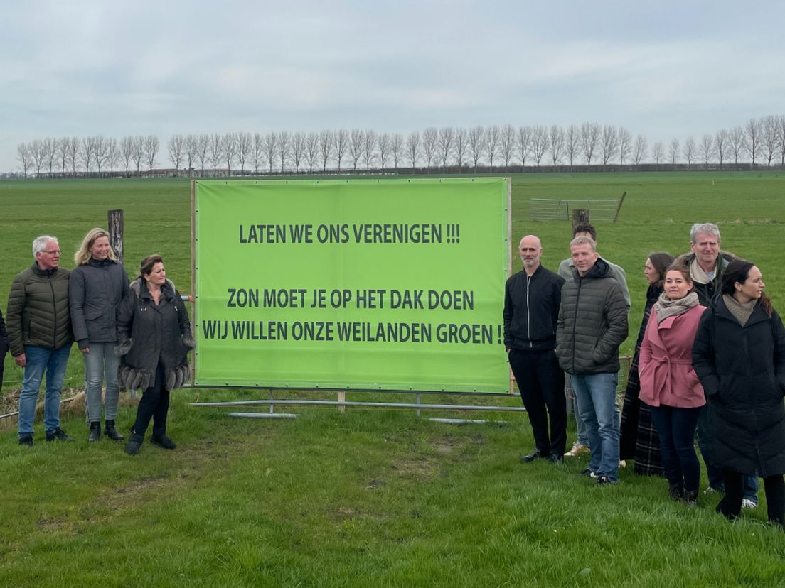 De Ronde Venen koos voor zonnevelden, maar niemand wil ze in achtertuin: 'Wil niet tegen zee van glas aankijken'