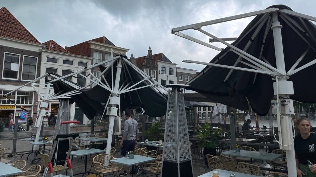 Het terras op het Havenplein in Zierikzee