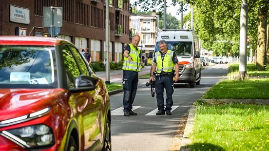 Voetganger gereanimeerd na aanrijding op zebrapad