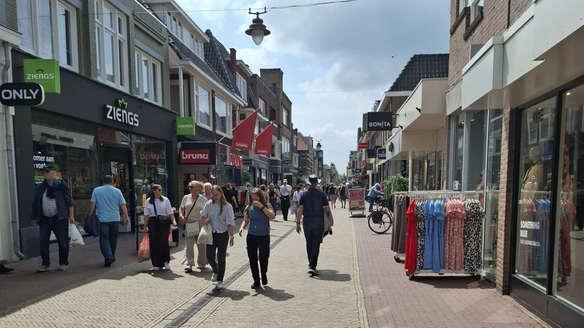 Wachten tijdens het winkelen is verleden tijd op koopzondag 29 juni in Winterswijk.