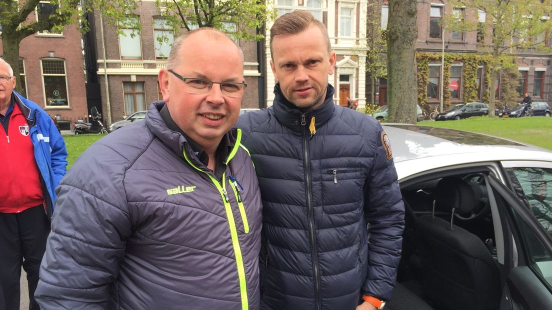 Erik Nevland met Jan Dammer (links)