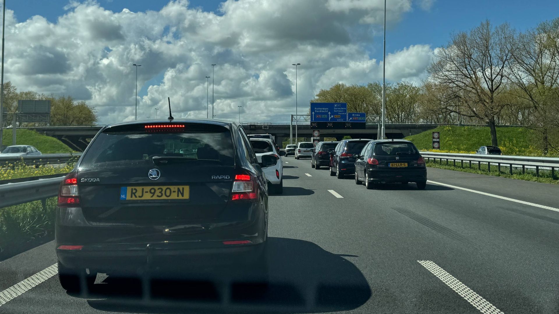 File tijdens het Pinksterweekend.