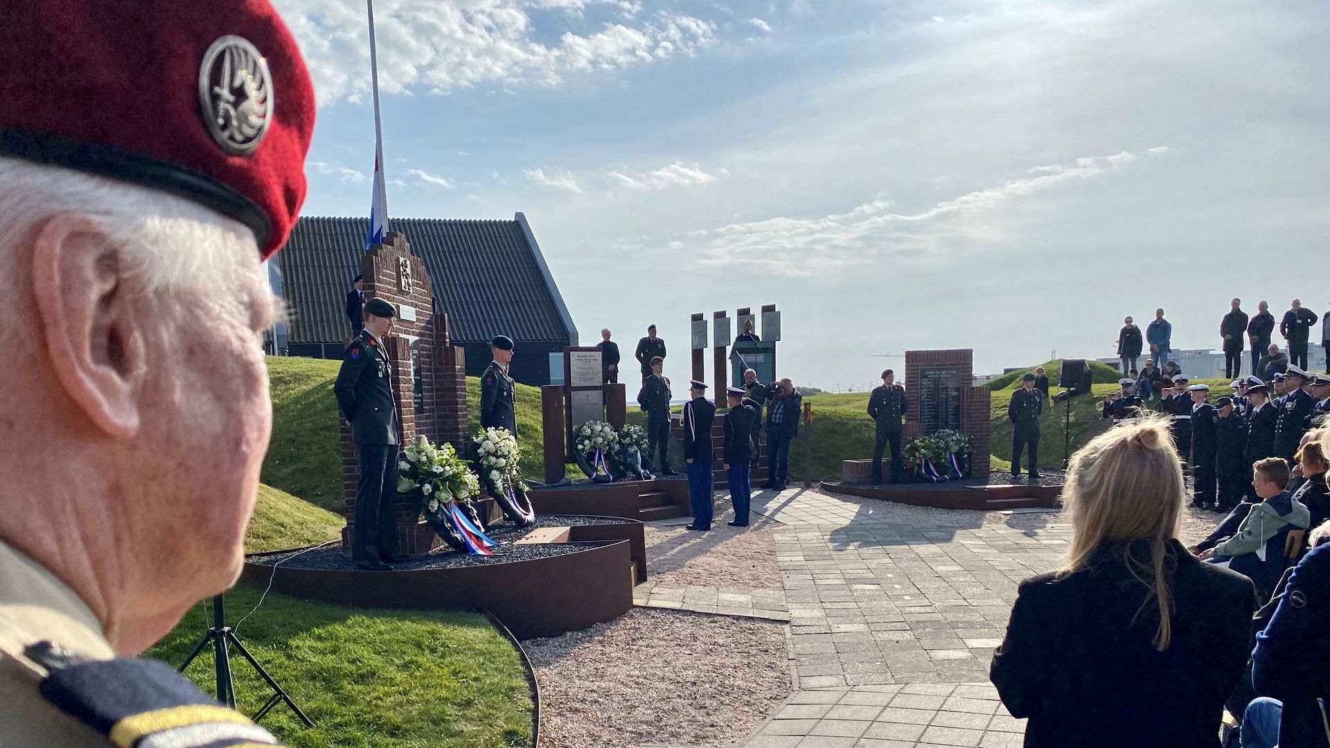 De dodenherdenking in Kornwerderzand was een indrukwekkend gezicht