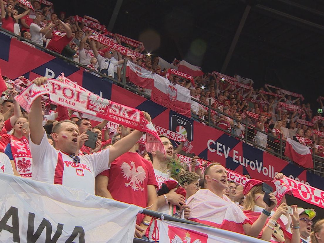 De Poolse volleybalfans in Rotterdam Ahoy