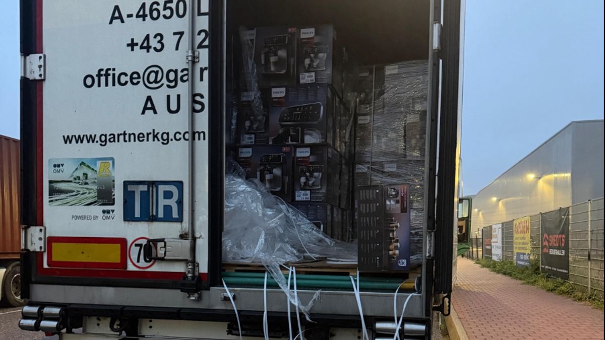 Vrachtauto vol koffiezetapparaten deels geplunderd in Oirlo, vier aanhoudingen