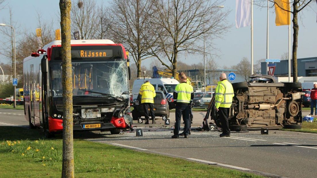 28-jarige man uit Rijssen omgekomen bij ongeluk met lijnbus in Rijssen