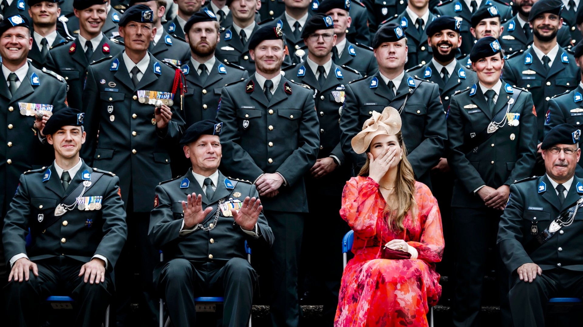 Zilveren Camera voor foto van prinses Amalia op Amersfoortse kazerne