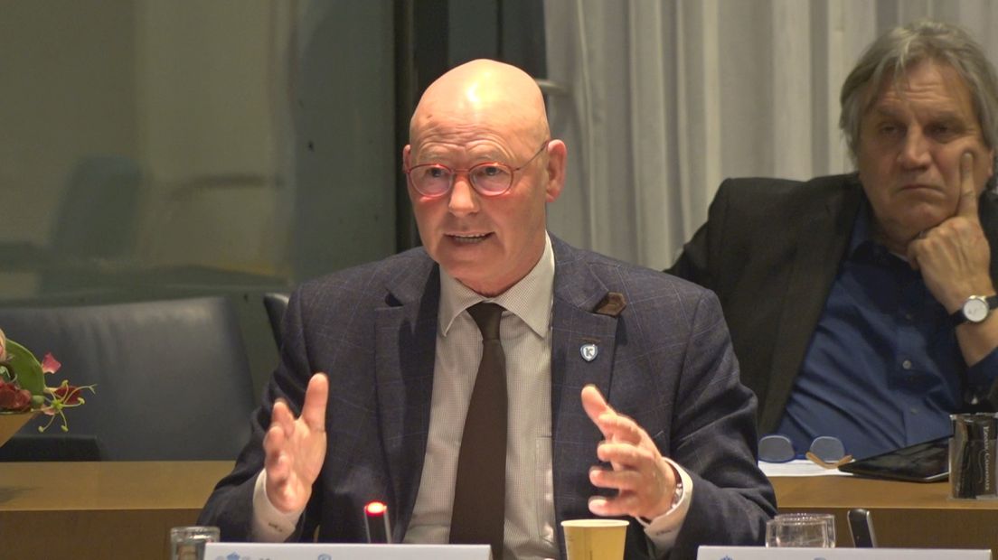 Burgemeester Bort Koelewijn spreekt over lachgas-gebruik in Kampen