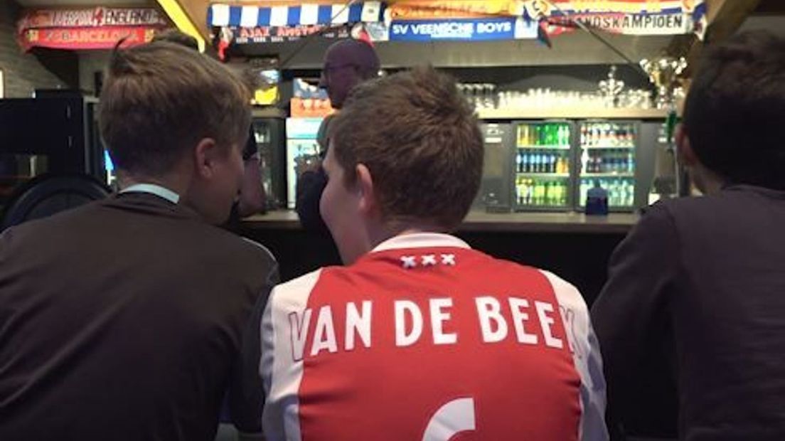 Oude club juicht: Donny van de Beek helpt Ajax naar halve finale Champions League