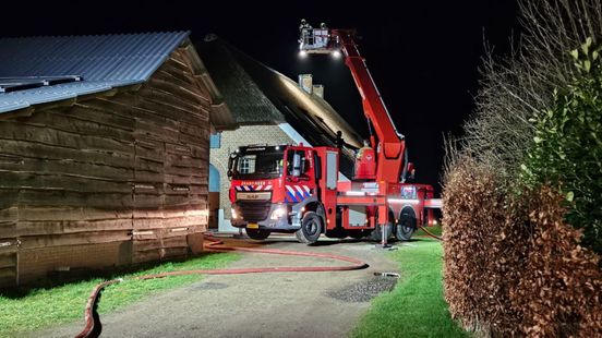 Schoorsteenbrand Wehl • twee gewonden bij aanrijding.