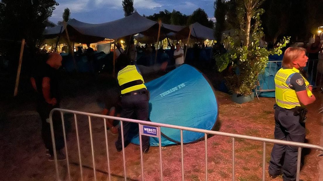 Autoriteiten haalden de tenten afgelopen week weg in verband met de veiligheid