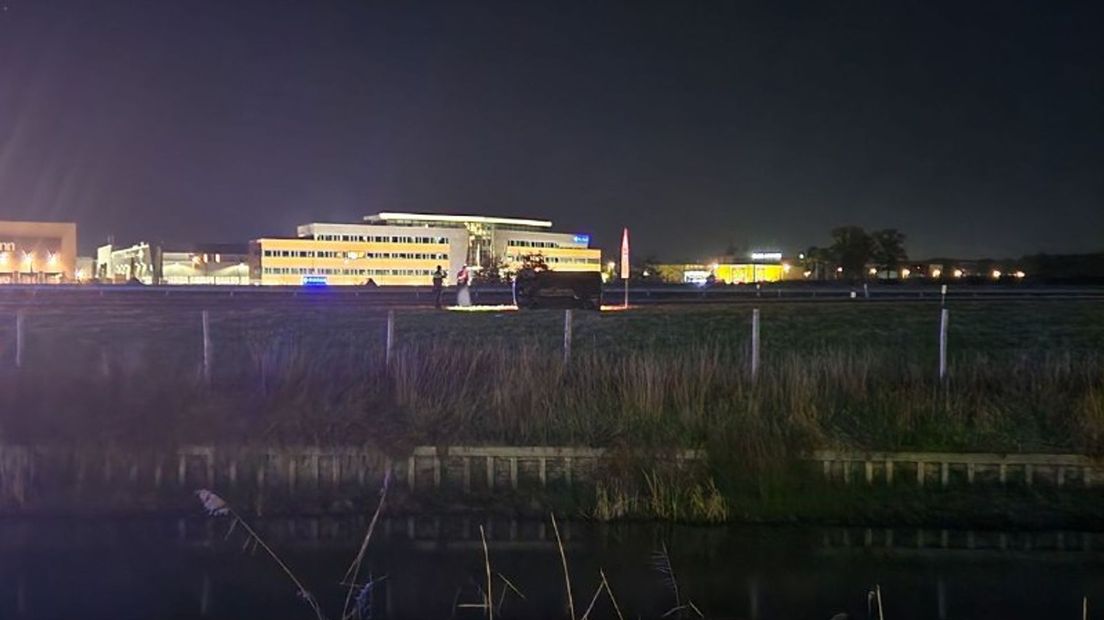 Auto op kant bij ongeval op A35