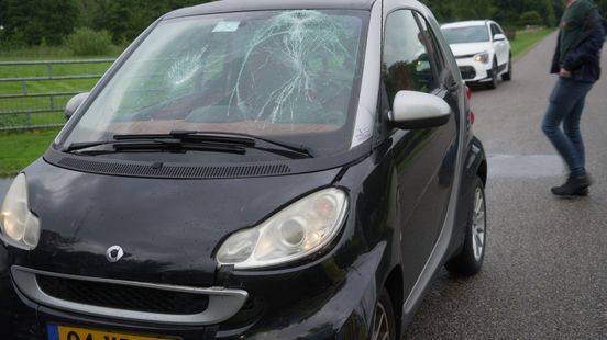 Fietser gewond na aanrijding in Dedemsvaart. Fietser gewond na aanrijding in Dedemsvaart.
