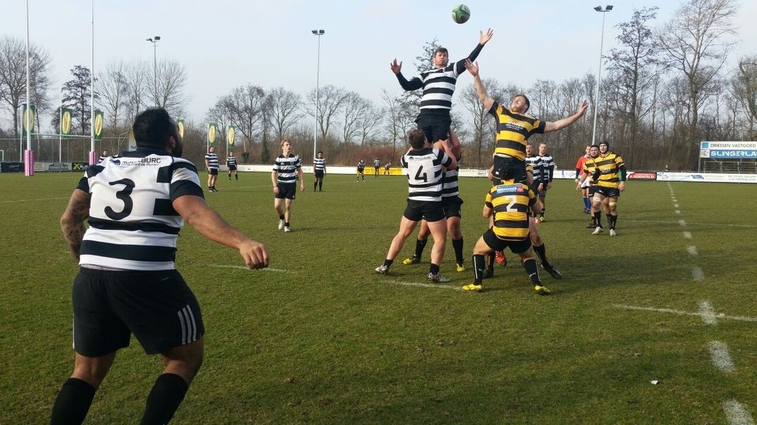 Oemoemenoe verliest op bezoek bij Cas RC