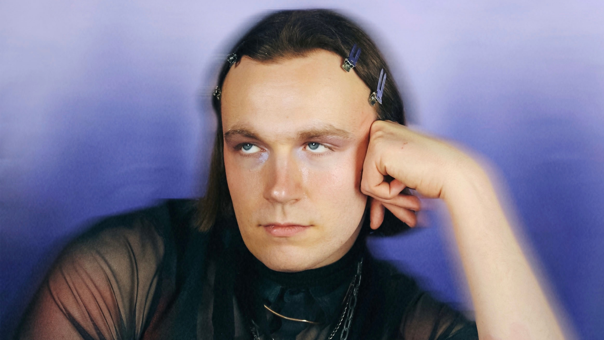 Emery tijdens een shoot