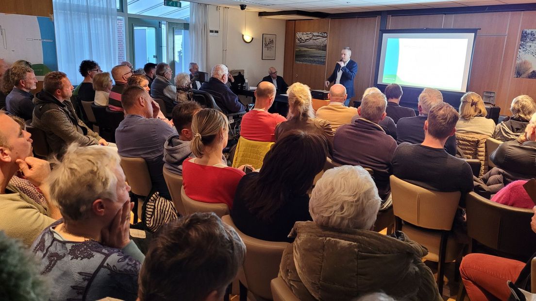 De drukbezochte informatieavond in Benthuizen