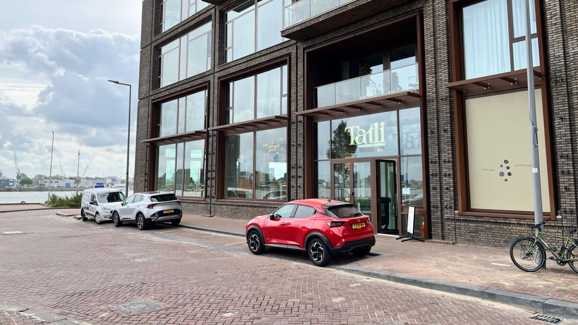 De taartenwinkel van Tatli in het Rotterdamse Lloydkwartier.