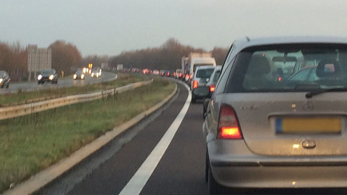 Een file op de A28 (archieffoto RTV Drenthe)