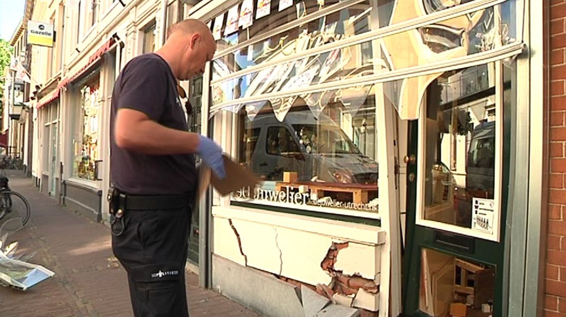 De ramkraak van vorig jaar bij de zaak aan de Springweg.