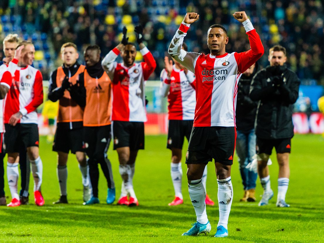 Luciano Narsingh viert feest na Fortuna Sittard-Feyenoord (Bron: VK Sportphoto - Yannick Verhoeven)