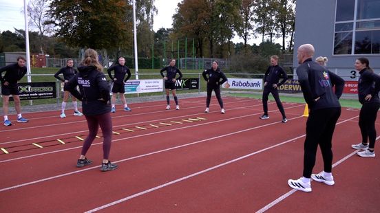 Leraren halen tijdens Zevenheuvelennacht geld op voor Jeugdfonds: ‘Of ze het gaan halen? Ja, zonder twijfel’