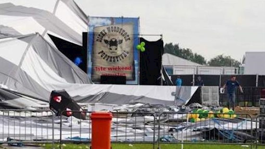 Ingestorte tent Dicky Woodstock