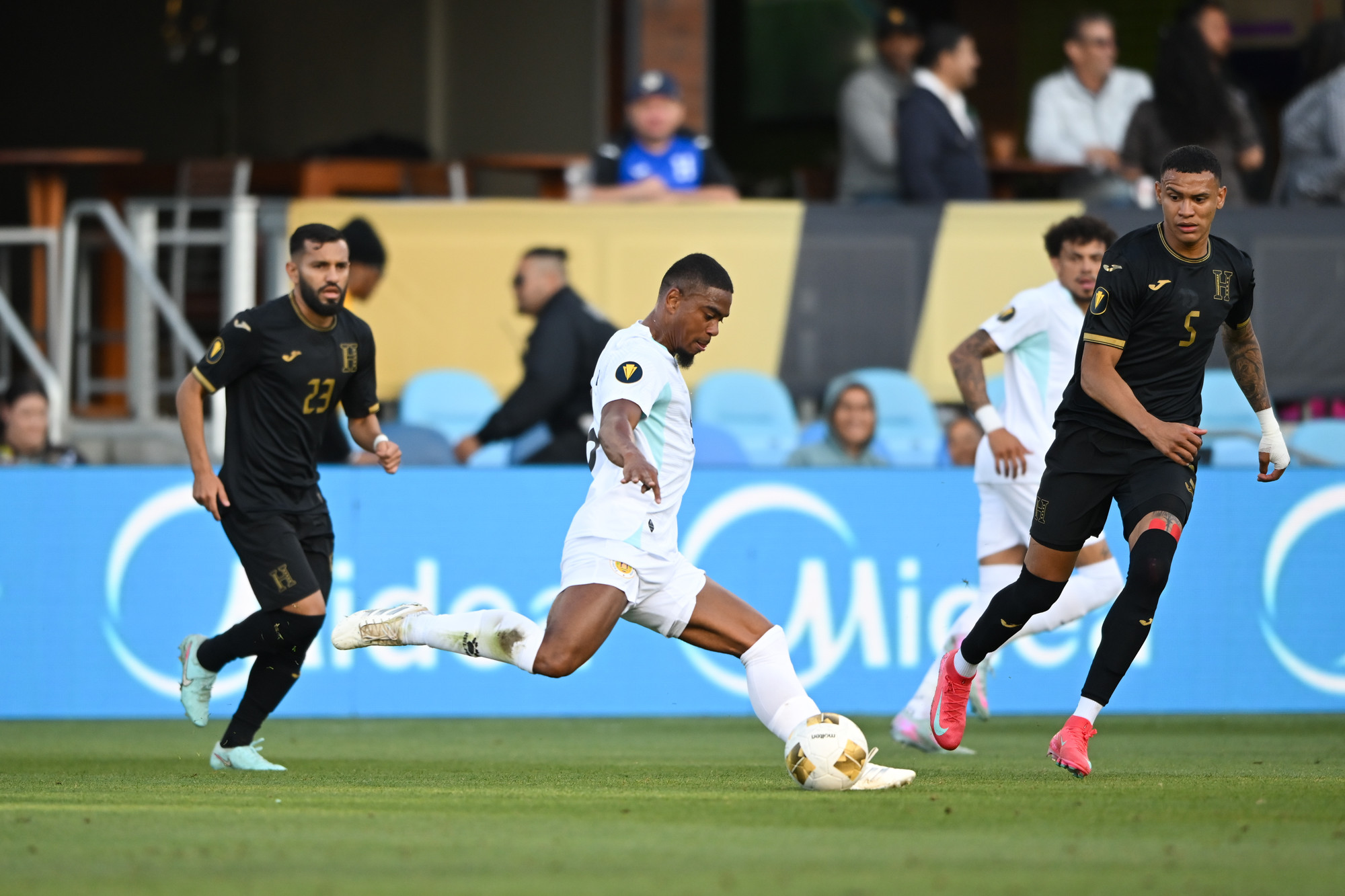 Roemeratoe en Curaçao verliezen van Schotland in aanloop naar WK