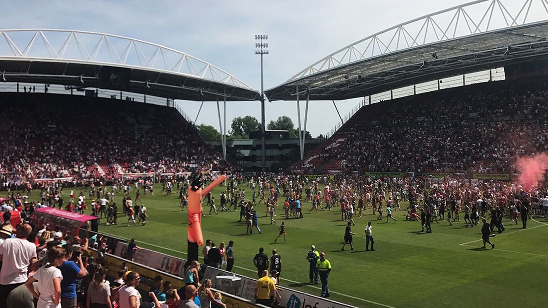 FC Utrecht-supporters zijn door het dolle heen.