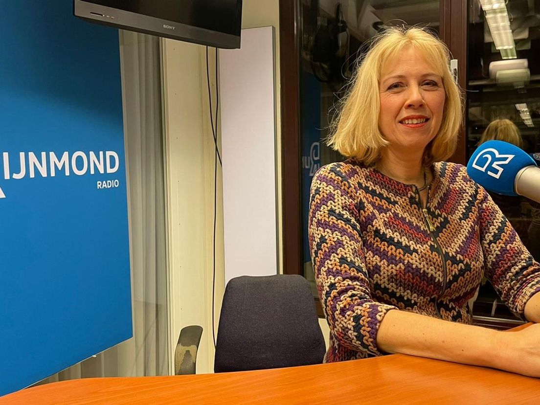 Yvonne van Duijnhoven bij Radio Rijnmond