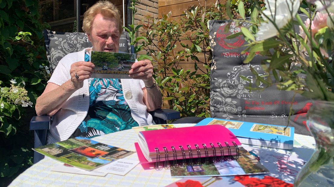 De 94-jarige Suze Bakker blikt terug op herinneringen van haar Pieterpad-B&B in Hellendoorn