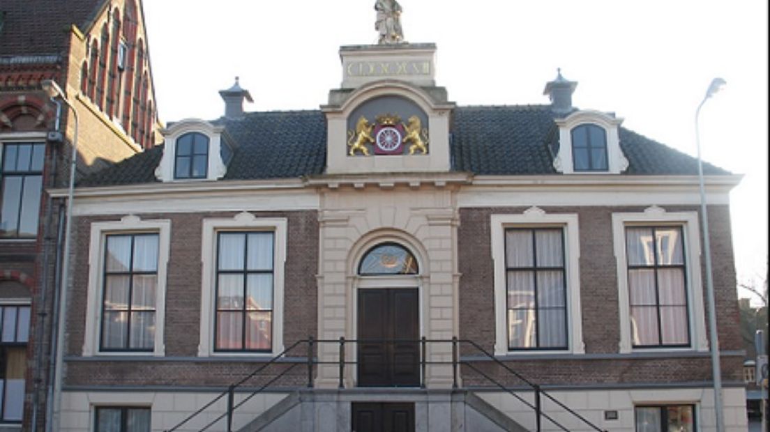 Welke burgemeester neemt zijn of haar intrek in het stadhuis van Wageningen?