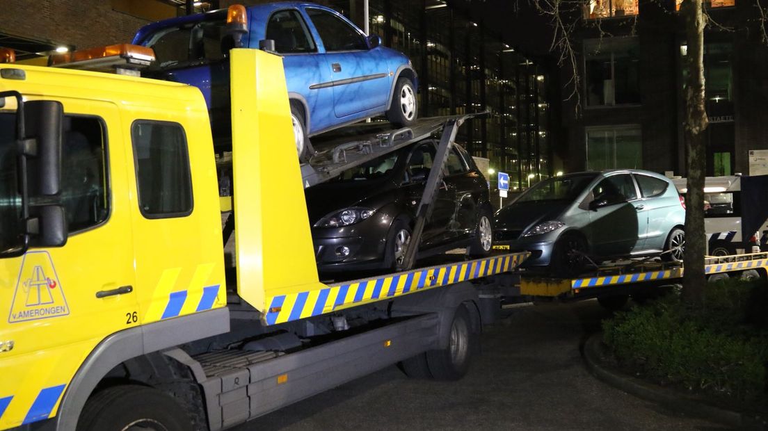 Bijna vijftig automobilisten hadden hun zaakjes niet op orde vrijdagavond in Ede. Bij een grote verkeerscontrole in die plaats liepen zij tegen de lamp. Eén voertuig werd voor onderzoek in beslag genomen.