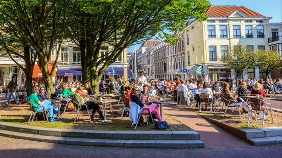Terrassen buiten centrum mogen van wethouder definitief uur langer open in de zomer Nieuws