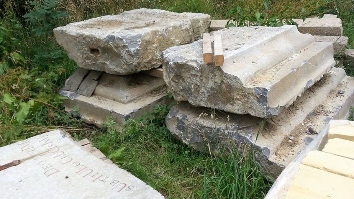 Resten Brusselsepoort Maastricht ontdekt tussen puin