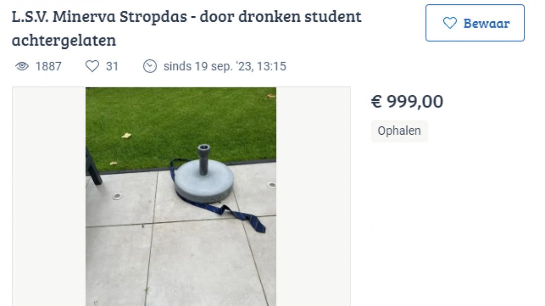 De stropdas lag in de tuin van de verkoper