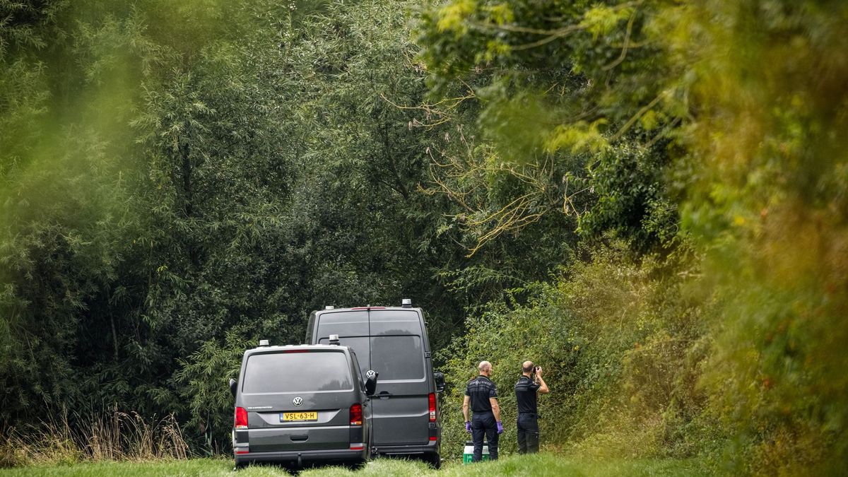LIVE | Eén agent is thuis, andere is van de IC af • nieuw wapen gevonden
