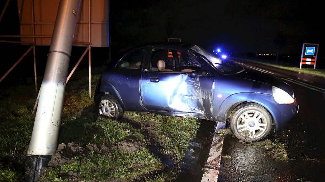 De auto liep flinke schade op