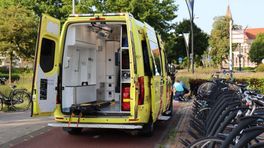 Wandelaar gewond na val • auto's botsen