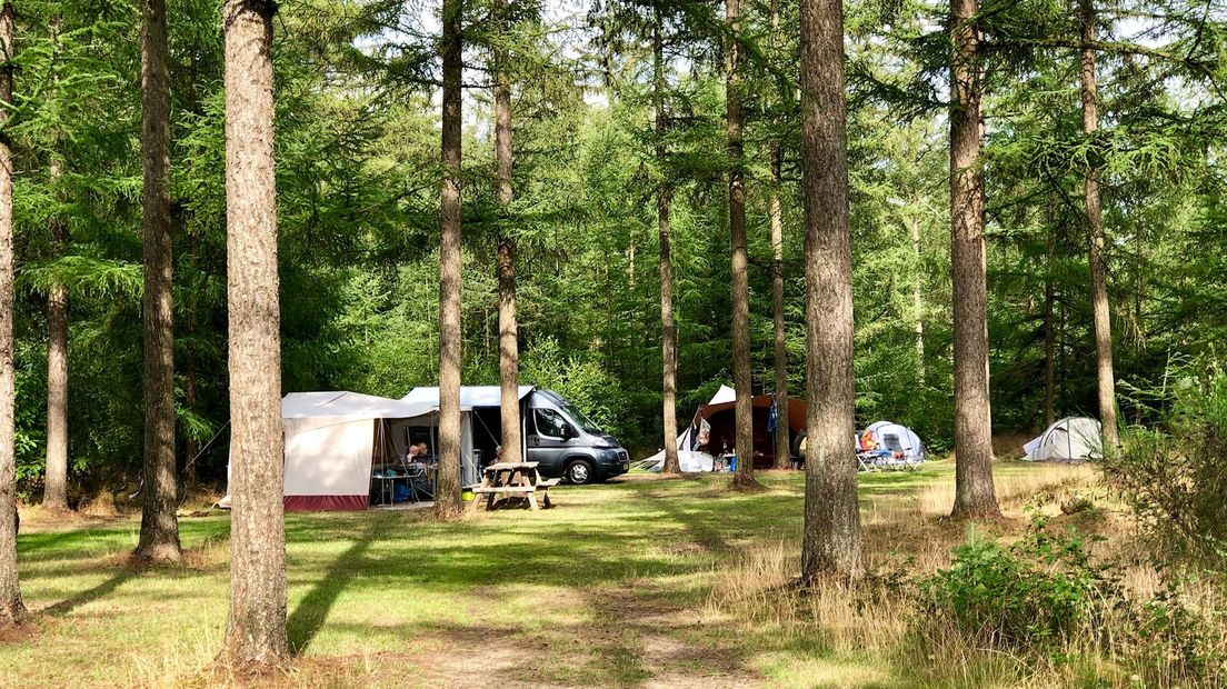 Tot 1 juli moeten mensen zelf hun sanitair meenemen naar de camping (Rechten: RTV Drenthe/Wolter Klok)