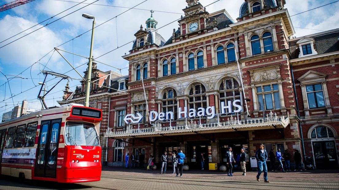 De voorkant van station Den Haag Hollands Spoor