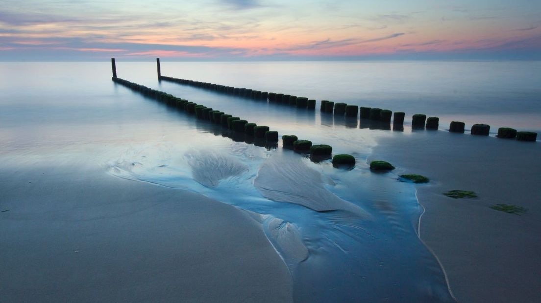 De foto van het strand van Oostkapelle die volgend jaar op de kalender te zien is