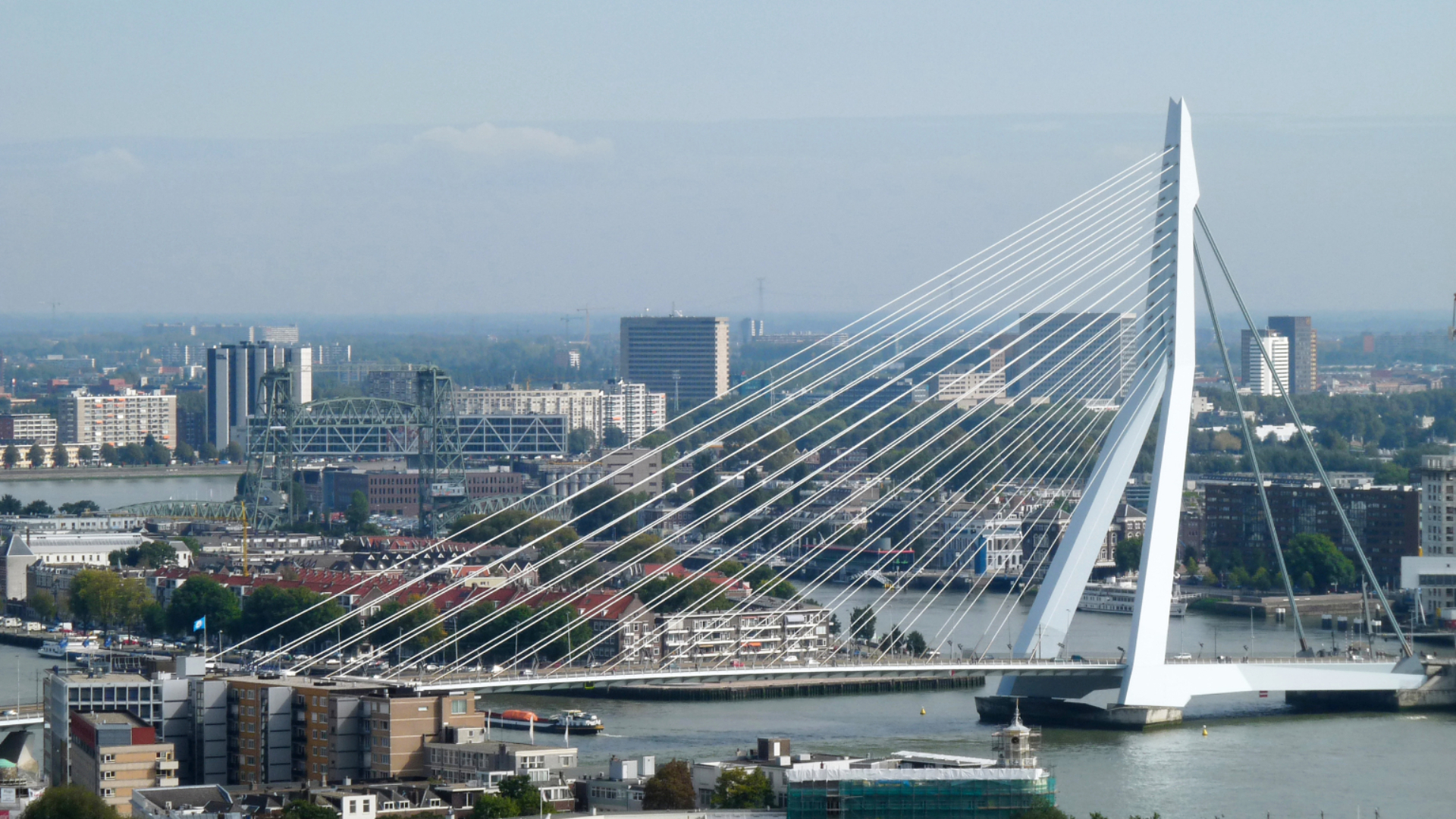 Auto's kunnen wekenlang niet over Erasmusbrug door werkzaamheden