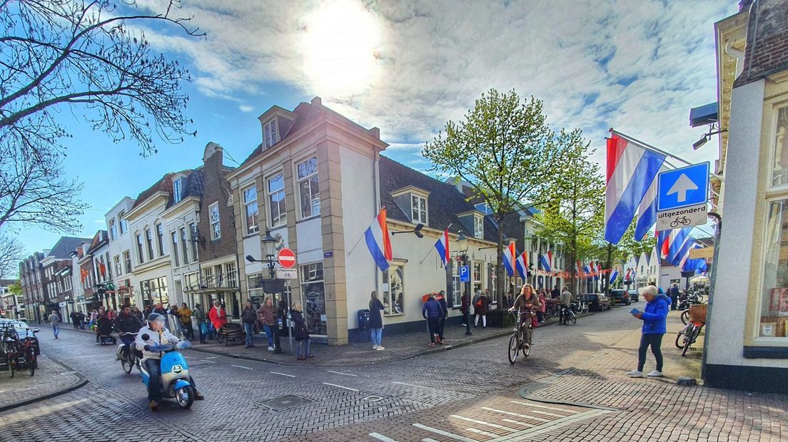 De ouderen in Soest hoeven niet hun huis uit om iets mee te krijgen van de Koningsdag-gezelligheid.