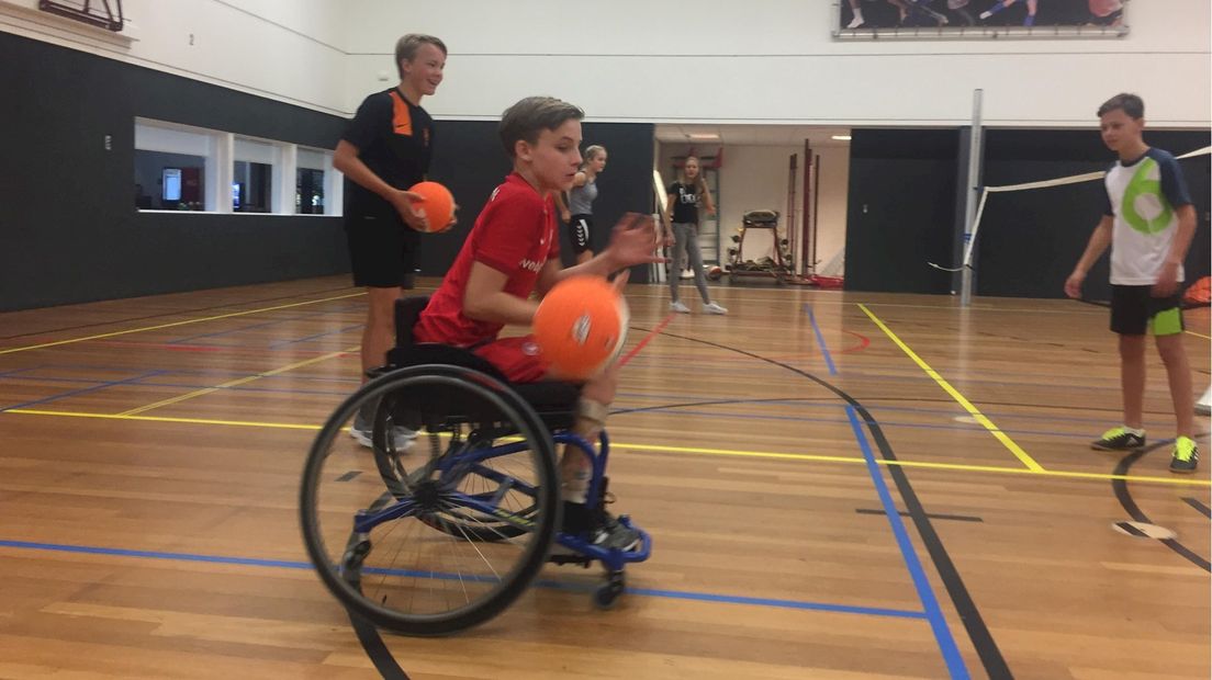 Maarten ter Hofte in actie tijdens de gymles