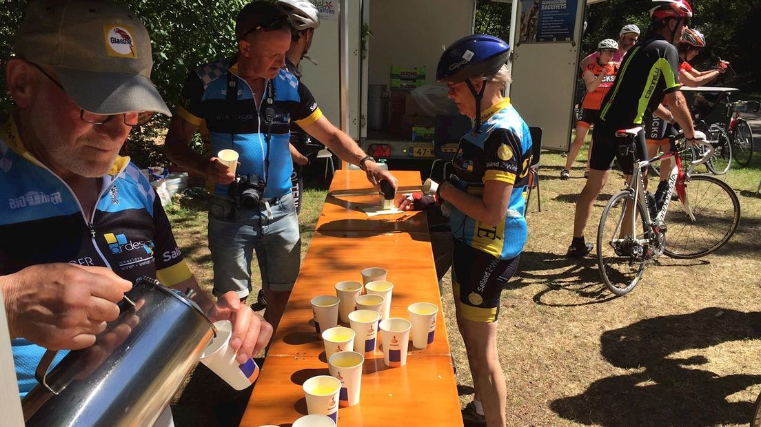 Veel water drinken tijdens Erbens Vechtdaltoer