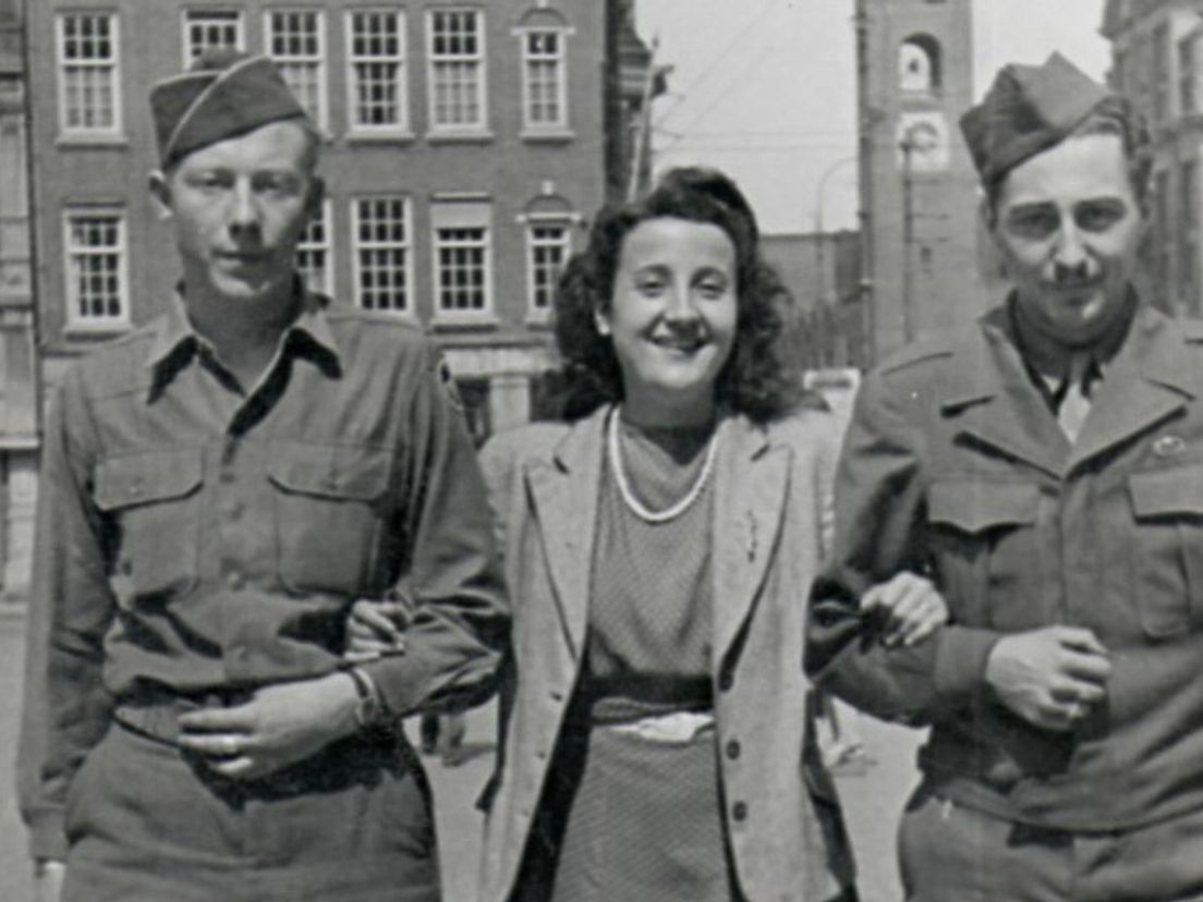 Andries ter Brugge(links) in Amerikaans uniform na de oorlog