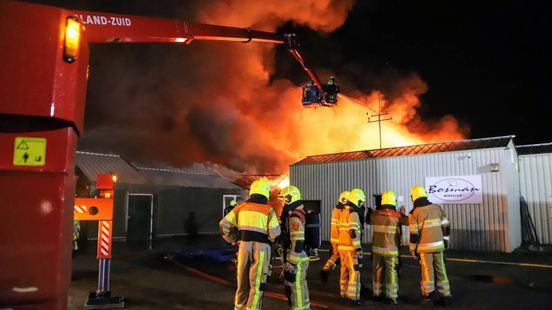Brand in loods • gewonden door botsing. Brand in loods • gewonden door botsing.