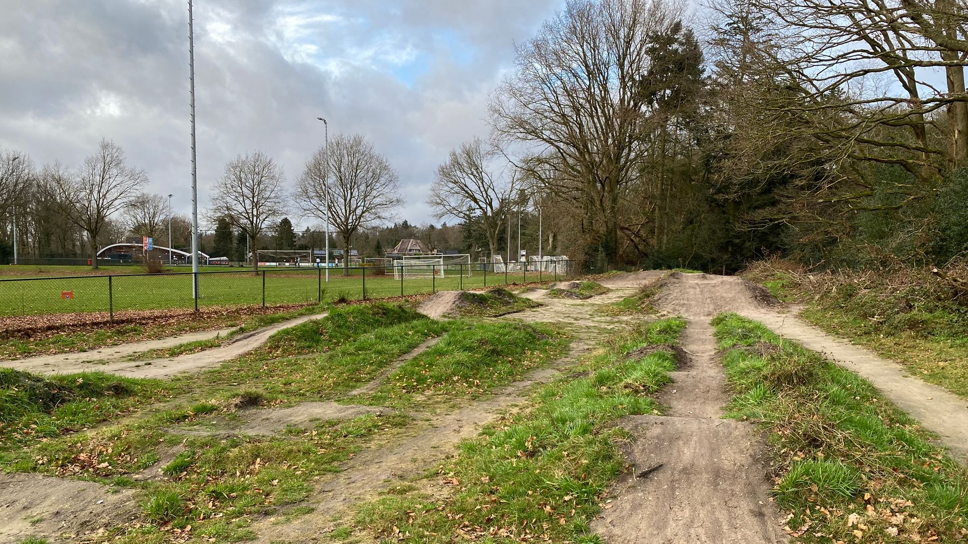 Jonge Fietscrossers Leersum Tussen Hoop En Vrees Over De Toekomst Van ...