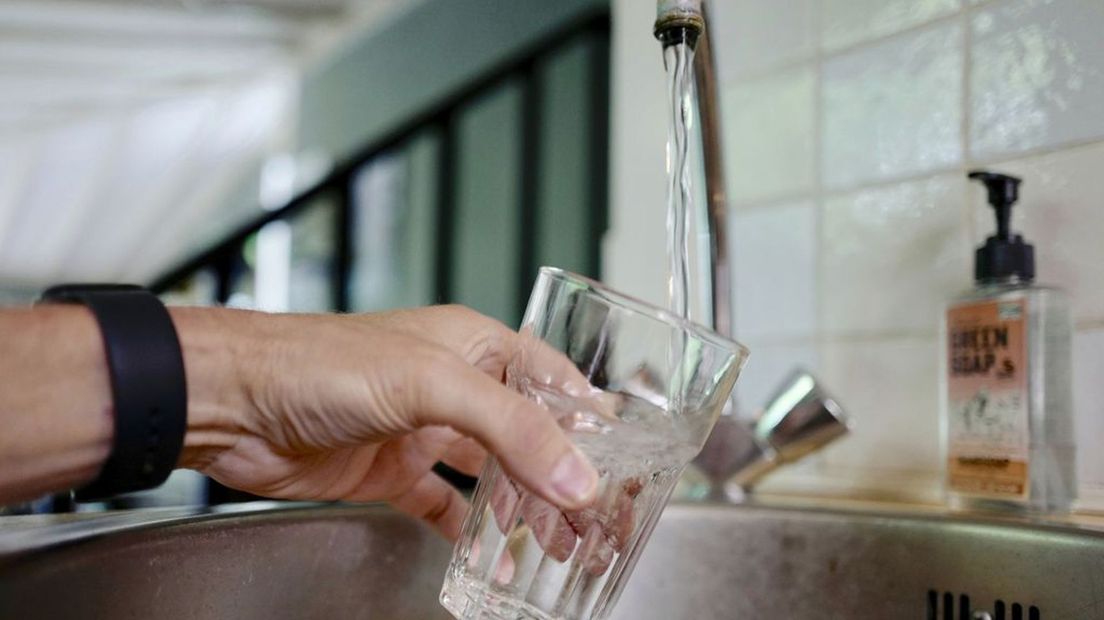 Kraanwater drinken is in een deel van Apeldoorn even uit den boze.