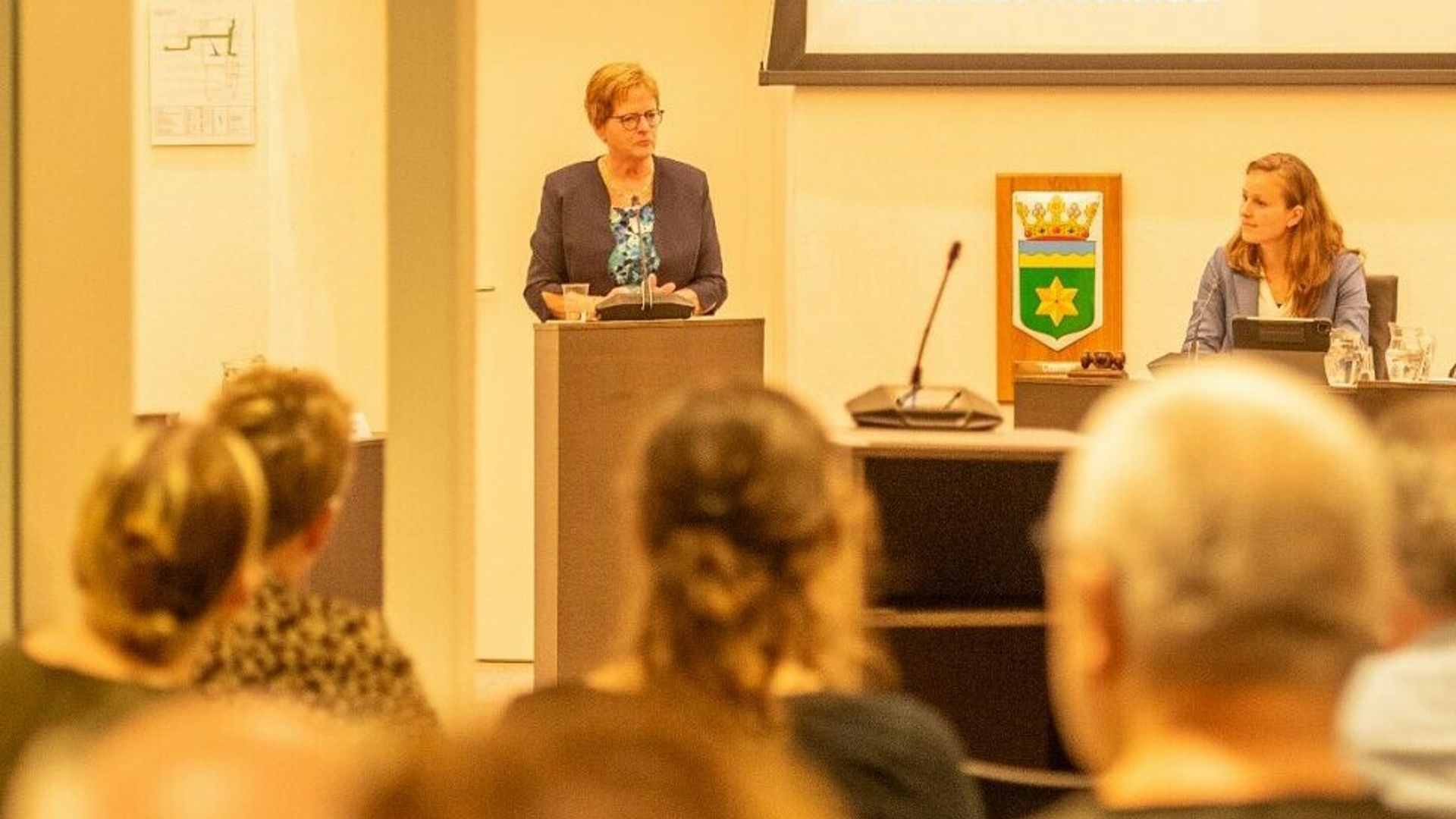 Stroeve start voor nieuwe coalitie Noardeast-Fryslân: azc opnieuw punt van discussie